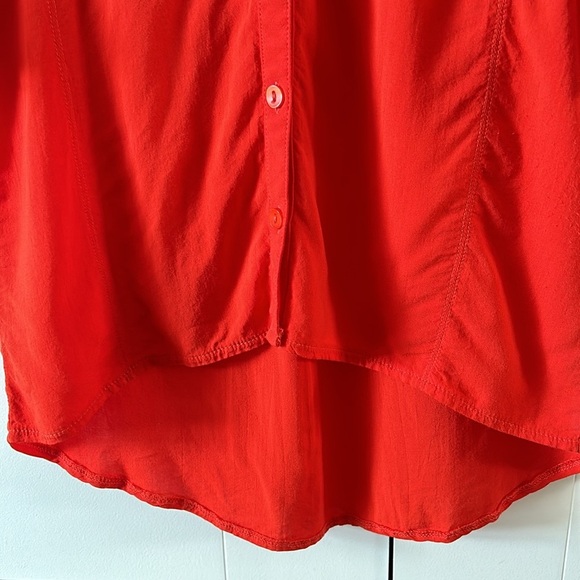 🌷Button Down Blouse by Chill 100% Viscose - Picture 4 of 11